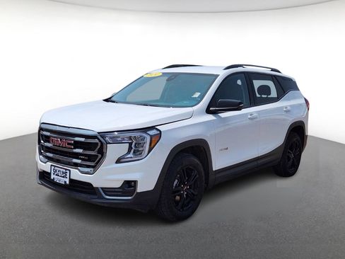 Used 2024 GMC Terrain AT4 image 2
