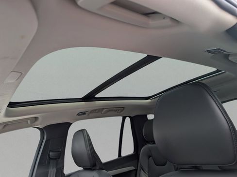 Used 2022 Volvo XC90 T5 Momentum image 30