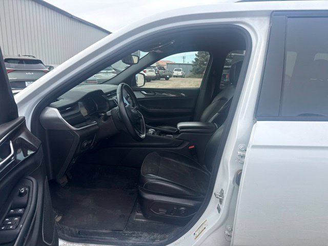 Used 2022 Jeep Grand Cherokee Altitude AWD/4WD image 3