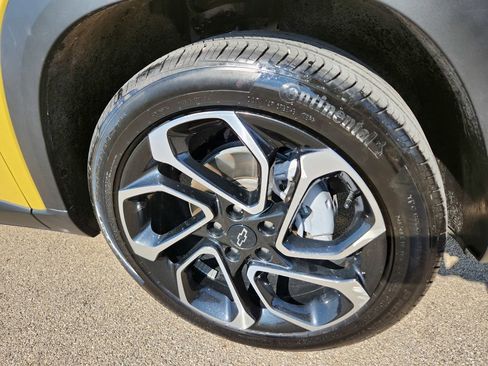 Certified 2024 Chevrolet Trax RS w/ Driver Confidence Package image 39