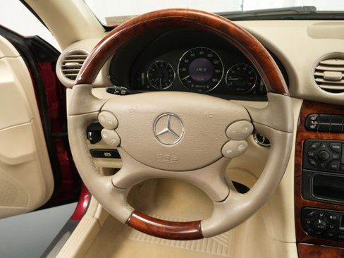 Used 2004 Mercedes-Benz CLK 320 Cabriolet image 50