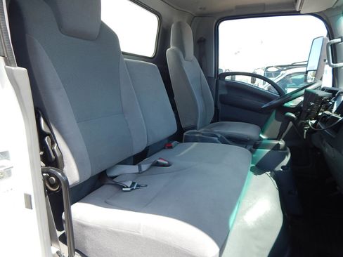 Used 2021 Isuzu NPR image 20