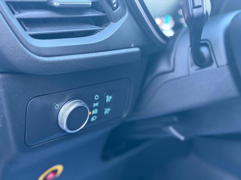 Used 2020 Ford Escape SE image 19