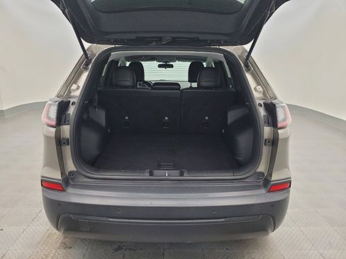 Used 2019 Jeep Cherokee Latitude Plus image 29