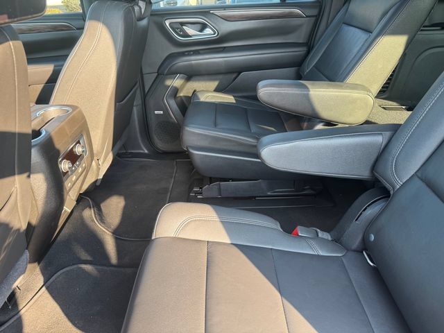 Used 2021 Chevrolet Suburban LT w/ Rear Media and Nav Package RWD image 27
