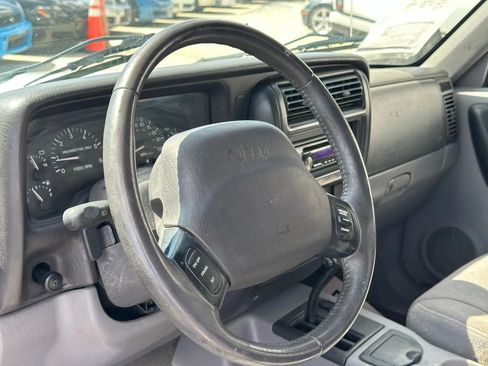 Used 1998 Jeep Cherokee 2WD 4-door image 11