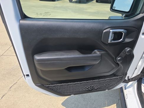 Used 2022 Jeep Wrangler Unlimited Sport AWD/4WD image 19