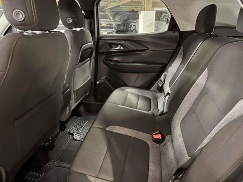 Used 2022 Chevrolet TrailBlazer LT w/ Convenience Package FWD image 16