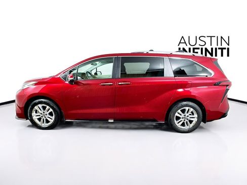 Used 2024 Toyota Sienna Limited image 4