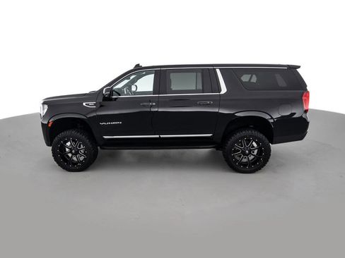 Used 2022 GMC Yukon XL SLT w/ SLT Luxury Package image 8