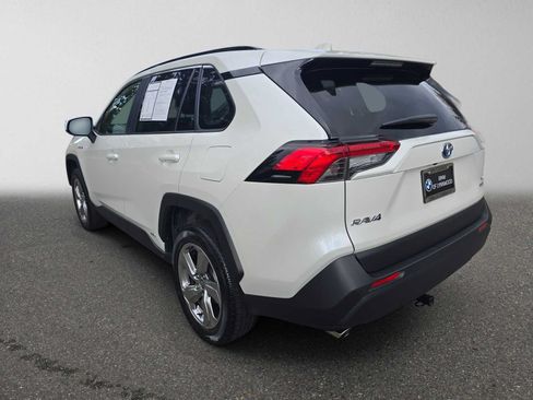Used 2021 Toyota RAV4 XLE Premium AWD/4WD image 5