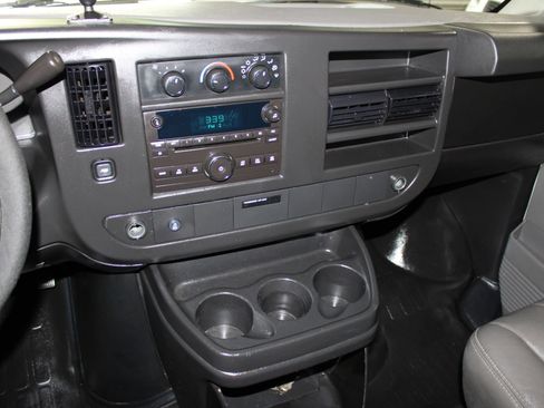 Used 2012 Chevrolet Express 1500 RWD image 11