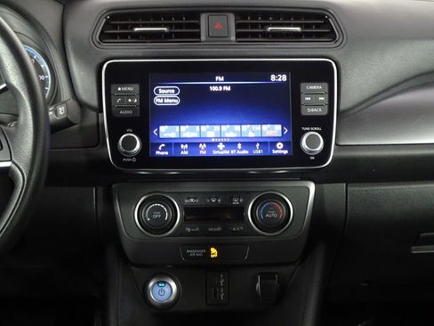 Used 2023 Nissan Leaf S image 29