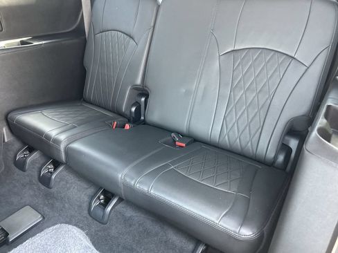 Used 2024 Buick Enclave Avenir w/ Avenir Technology Package FWD image 36