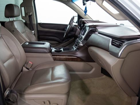 Used 2018 Chevrolet Suburban LT w/ LT Signature Package AWD/4WD image 19