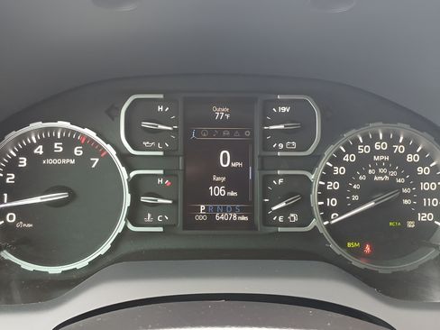 Used 2018 Toyota Tundra Limited w/ Limited Premium Package AWD/4WD image 14