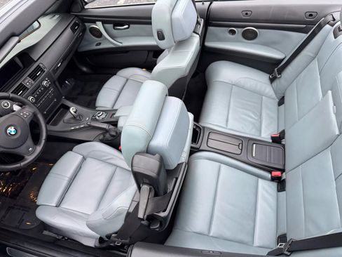Used 2009 BMW M3 Convertible 2D image 30