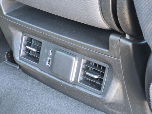 Used 2024 Chevrolet Silverado 1500 LT image 11