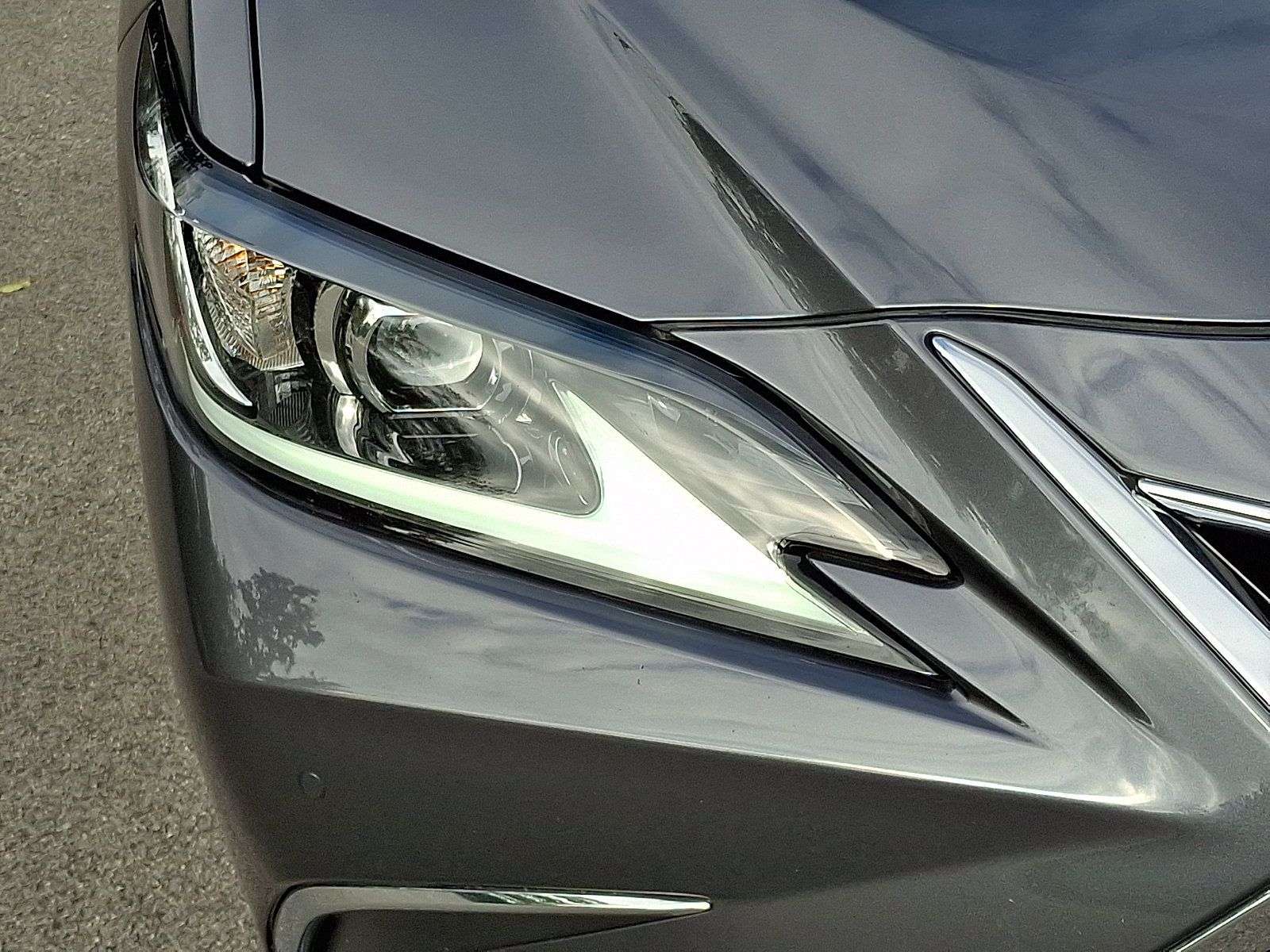 Certified 2023 Lexus ES 350 w/ Premium Package FWD image 9