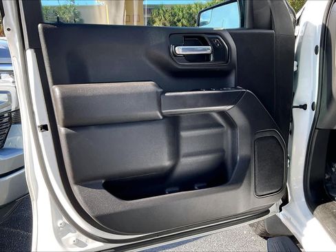 Used 2023 Chevrolet Silverado 1500 Custom image 21