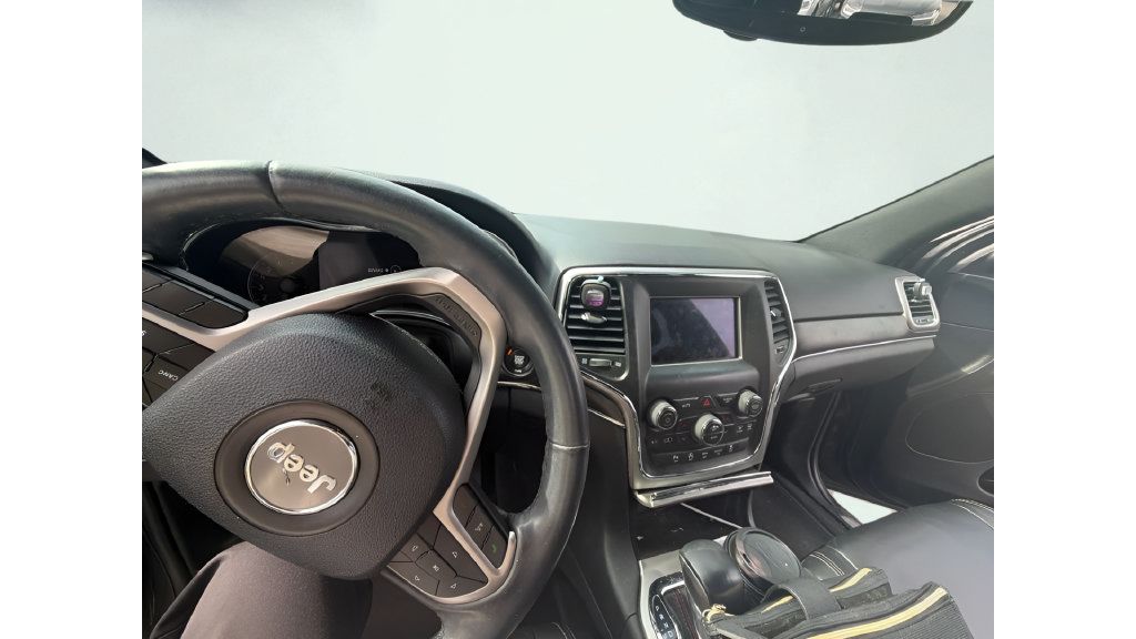 Used 2018 Jeep Grand Cherokee Limited AWD/4WD image 10