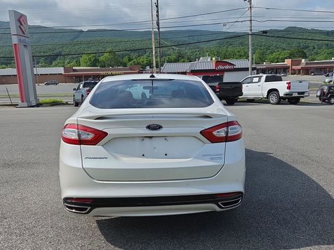Used 2016 Ford Fusion Titanium FWD image 4
