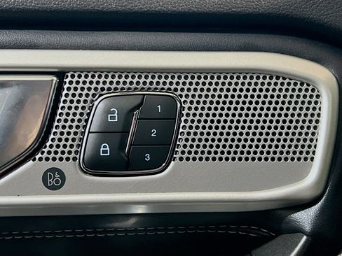 Used 2020 Ford Explorer Limited image 14