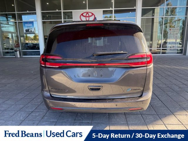 Used 2022 Chrysler Pacifica Touring-L w/ Uconnect Theater Family Group FWD image 15