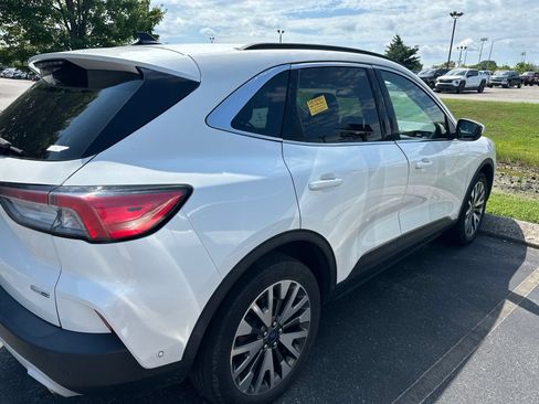 Used 2020 Ford Escape Titanium AWD/4WD image 4
