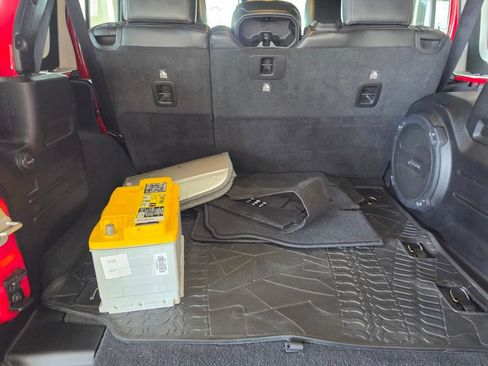 Used 2022 Jeep Wrangler Unlimited Rubicon AWD/4WD image 23