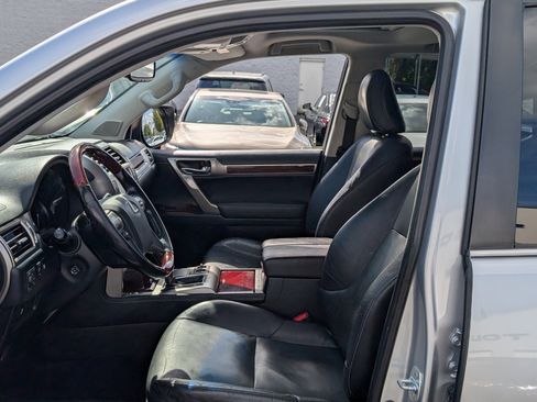 Used 2016 Lexus GX 460 w/ Premium Package image 17
