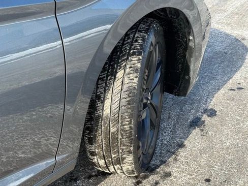 Used 2024 Volkswagen Jetta SE w/ Panoramic Sunroof Package image 11