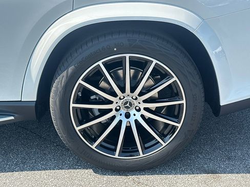 New 2026 Mercedes-Benz GLS 450 4MATIC image 23