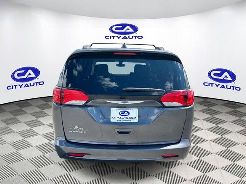 Used 2020 Chrysler Voyager Lxi FWD image 5