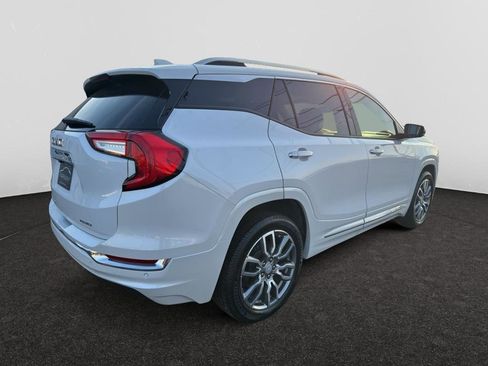 Used 2024 GMC Terrain Denali w/ Denali Premium Package image 5