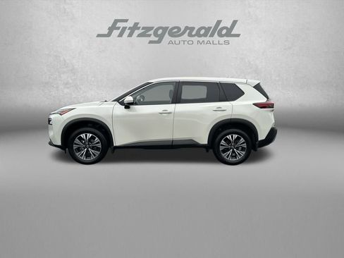 Used 2023 Nissan Rogue SV image 4