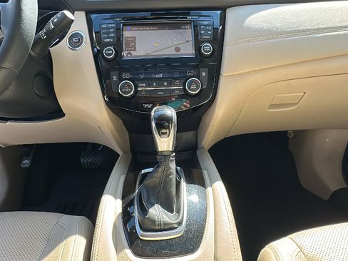 Certified 2017 Nissan Rogue SL w/ SL Premium Package AWD/4WD image 22