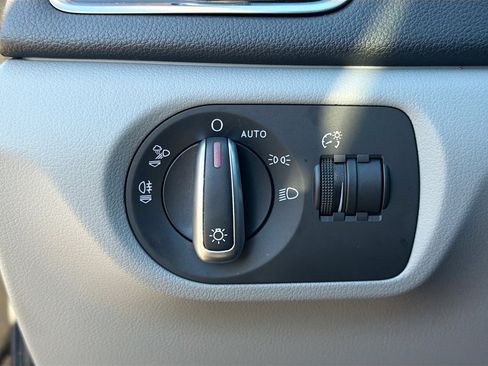 Used 2018 Audi Q3 2.0T Premium image 34