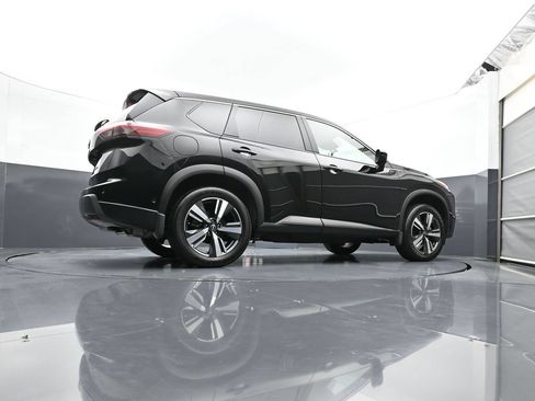 Used 2025 Nissan Rogue SL AWD/4WD image 52