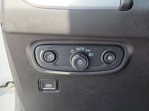 Used 2024 GMC Terrain SLT FWD image 29
