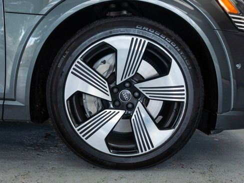Used 2021 Audi e-tron Prestige AWD/4WD image 5