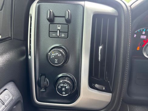 Used 2018 GMC Sierra 1500 SLT AWD/4WD image 17