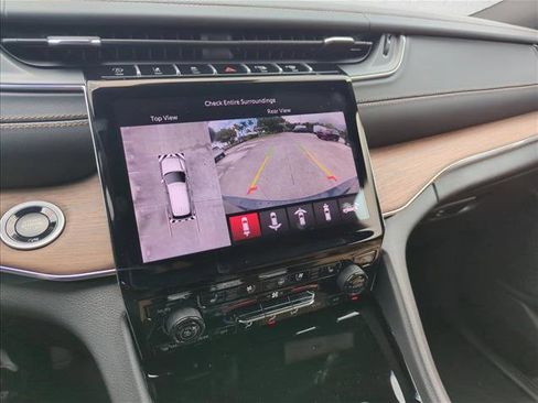 Used 2025 Jeep Grand Cherokee L Summit w/ Obsidian Package image 10