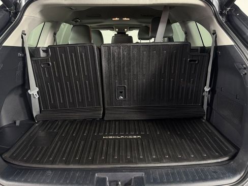 Used 2023 Toyota Highlander XLE FWD image 29