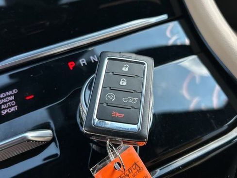 Used 2023 Jeep Grand Cherokee Limited w/ Luxury Tech Group II AWD/4WD image 53