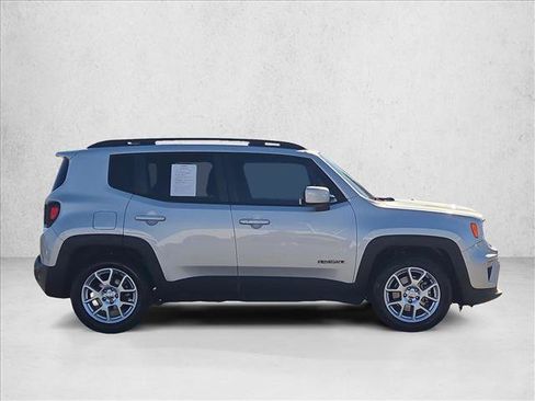 Used 2020 Jeep Renegade Latitude FWD image 4