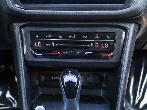 Used 2022 Volkswagen Tiguan SE R-Line image 14