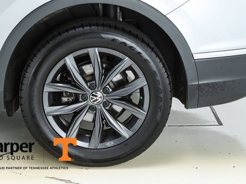 Used 2022 Volkswagen Tiguan SE image 6