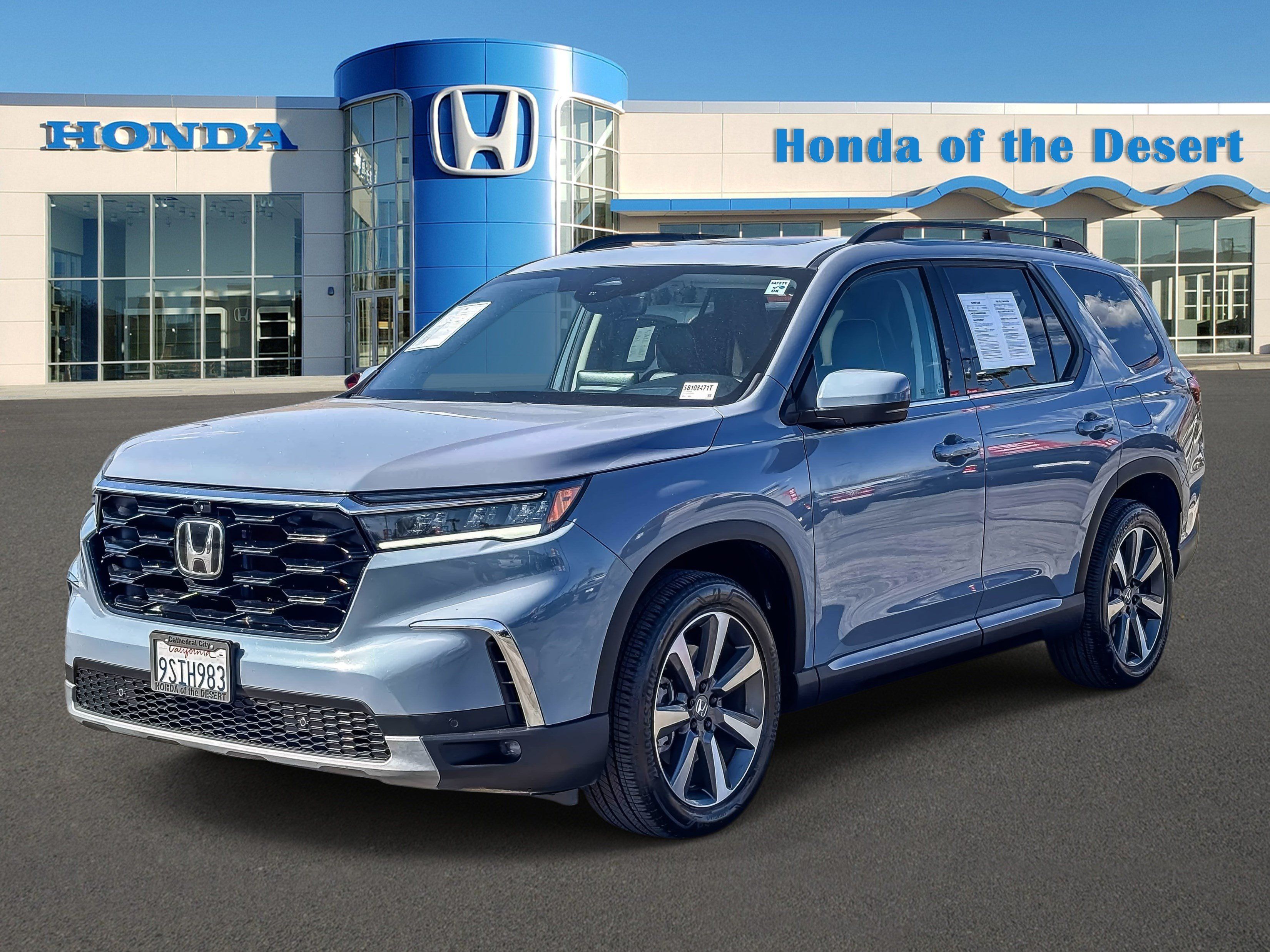 Certified 2025 Honda Pilot Elite image 3