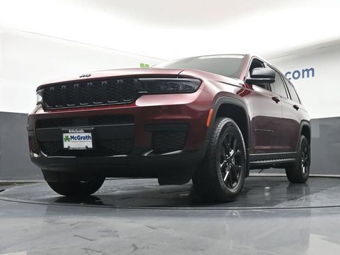 Used 2025 Jeep Grand Cherokee L Altitude AWD/4WD image 6